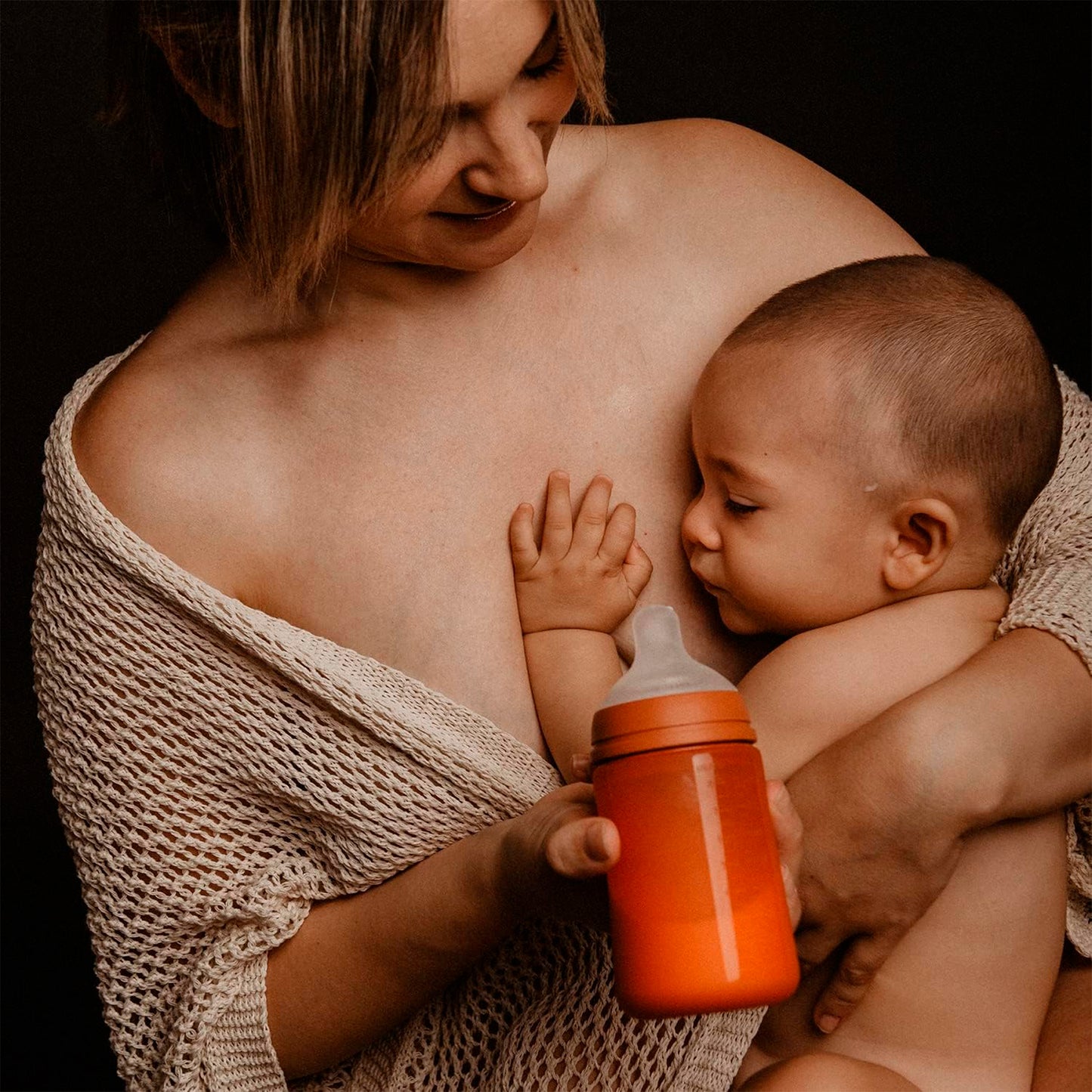 Mamadera de silicona con Tetina Fisiologica Sx Pro 240ml Flujo Medio +3m Colour Essence Suavinex