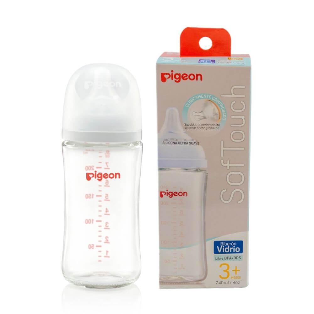 Mamadera Softouch 3rd Gen de boca ancha para bebés Pigeon, capacidad de 240 ml, hecha de vidrio resistente, diseño ergonómico y seguro, ideal para una alimentación cómoda y natural.